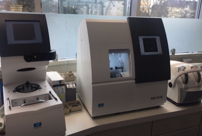 Schleifautomat Brillenglas Meisterwerkstatt 