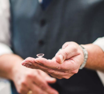 Skleralschale Sklerallinse Kontaktlinsenanpassung Individuallinse Keratokonus 